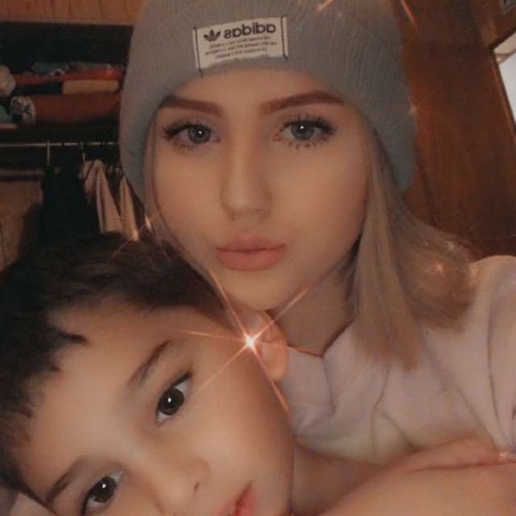 Meet your Posher, Emma - Picture 5 of 7